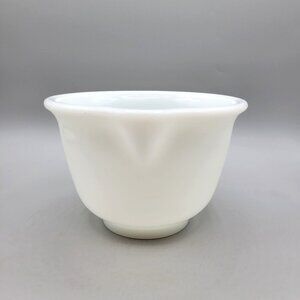 1930s Hamilton Beach Milk Glass Mixing Bowl With Spout White Vintage Bakeware